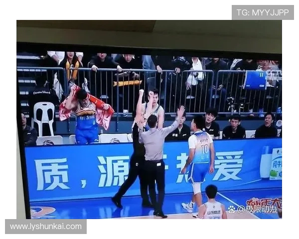 CBA精彩对决上海队与青岛队全场比赛录像回顾与精彩瞬间分析