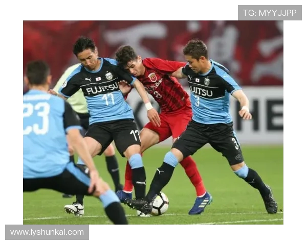 传奇前锋对决上港直播精彩赛事回顾与分析